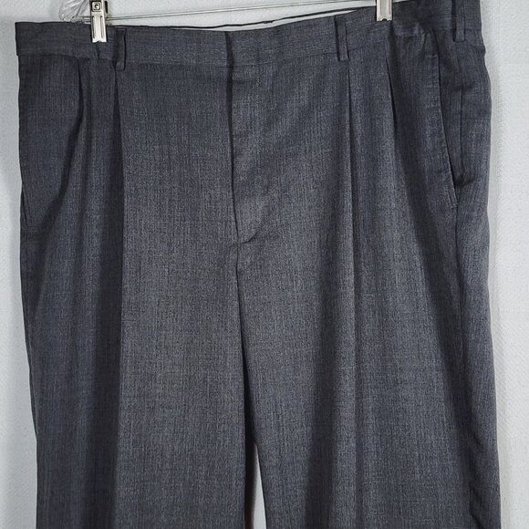 Haggar Quality Grey Pleated and Cuffed Poly Wool Dress Pants WPL386 Size 42x30 - Picture 6 of 16